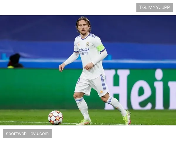 莫德里奇再现神奇传球,助球队逆转取胜表现抢眼 莫德里奇再现神奇传球,助球队逆转取胜表现抢眼