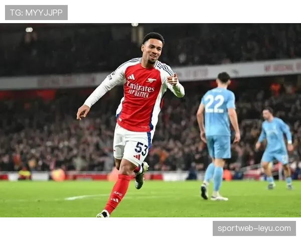 萨卡左脚内切破门闪耀全场，技术与创造力完美融合