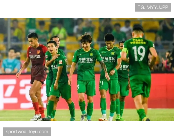 国安摘得冠军桂冠，团队协作与拼搏精神备受瞩目