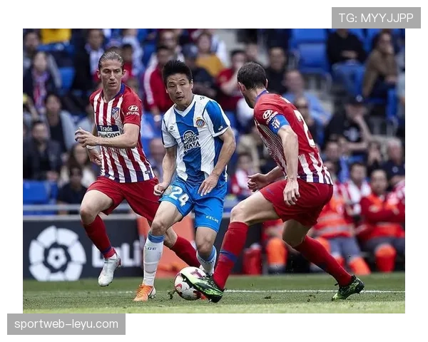 阿库尼亚战术适配性成足球战术革新亮点，状态回暖引关注