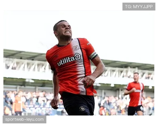 卢顿城防线稳固，英超新秀状态回暖展现出色防守能力